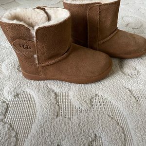 Toddler size 9 Keelan Uggs